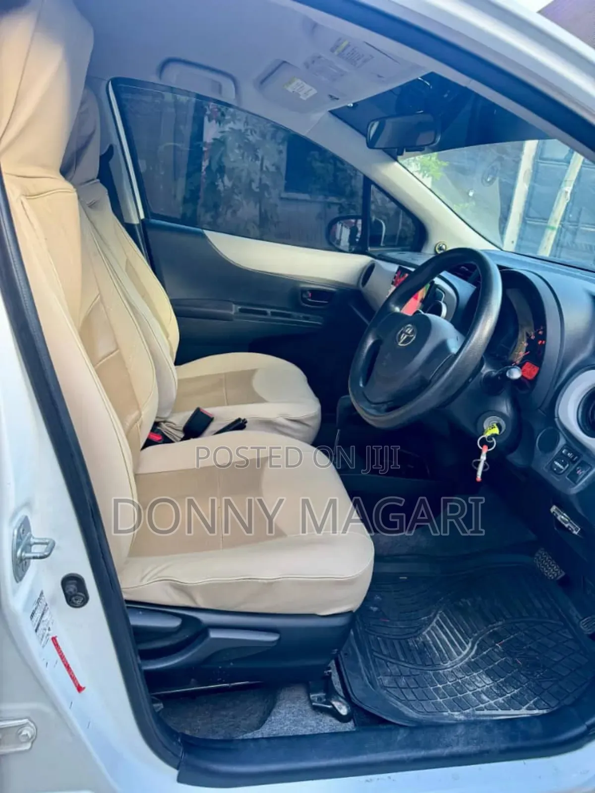 Toyota Vitz 2013 White