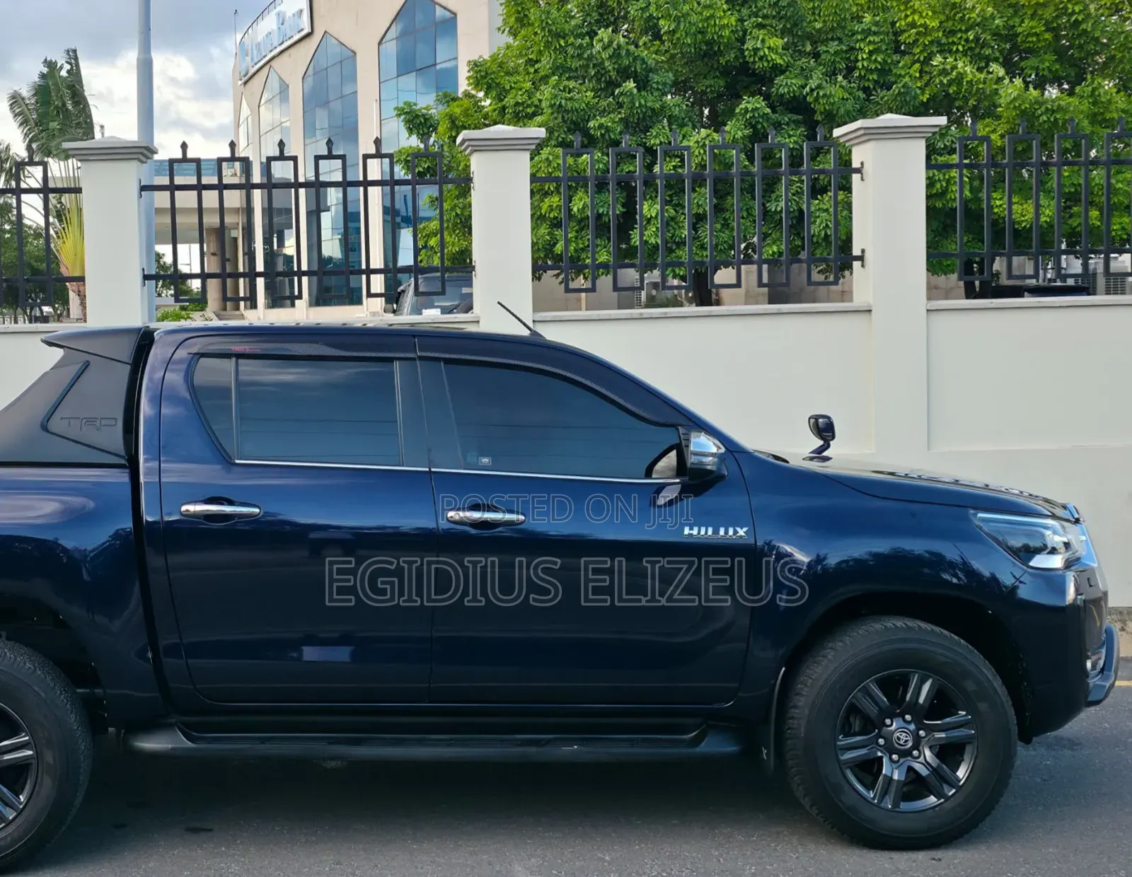 Toyota Hilux 2021 Blue