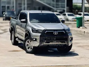 Toyota Hilux Revo Double Cab Deisel 2.8 RWD 2021 Silver