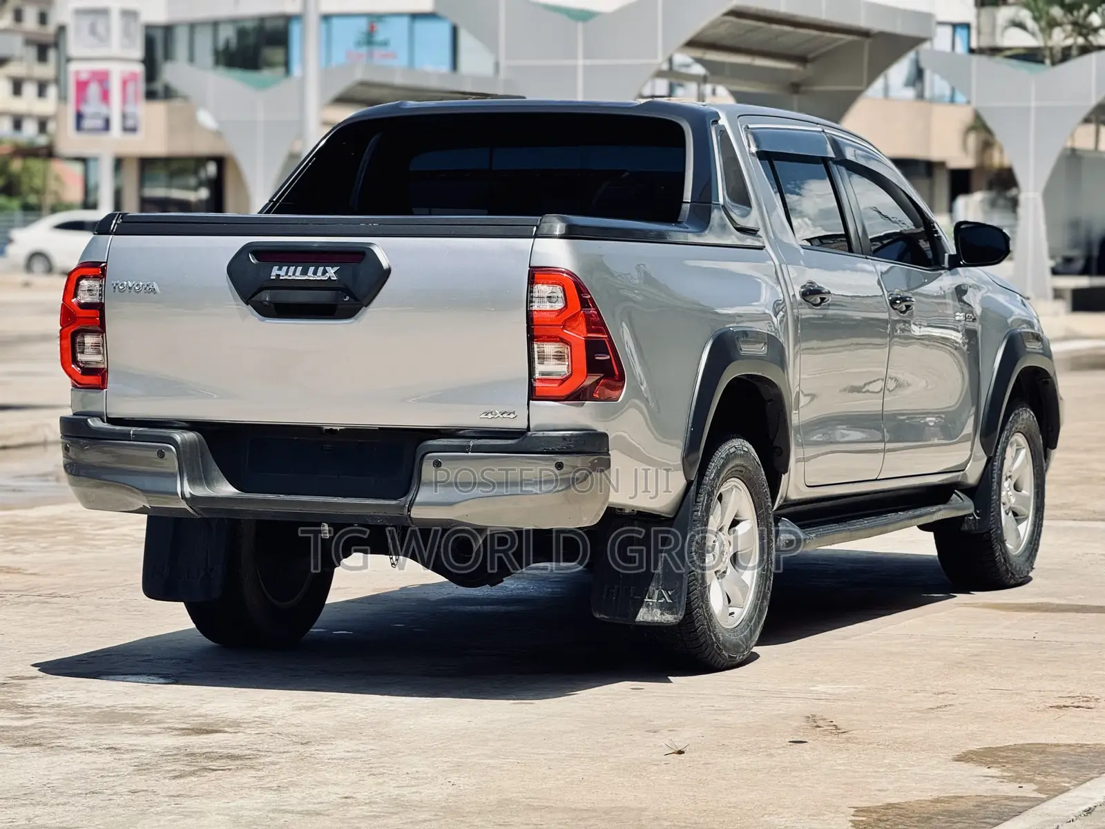 Toyota Hilux Revo Double Cab Deisel 2.8 RWD 2021 Silver