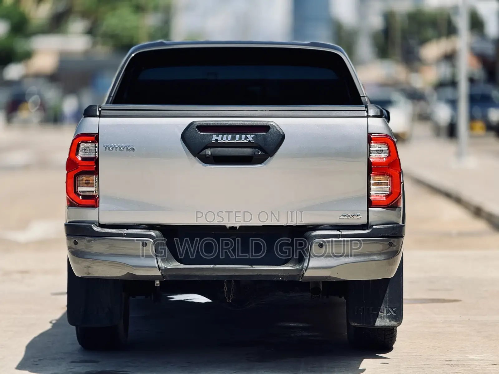Toyota Hilux Revo Double Cab Deisel 2.8 RWD 2021 Silver