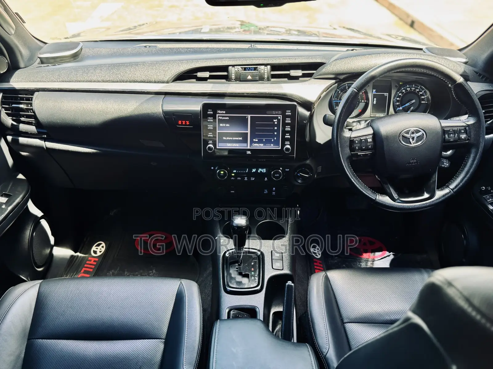 Toyota Hilux Revo Double Cab Deisel 2.8 RWD 2021 Silver
