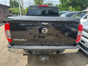Nissan Navara 2022 Black
