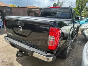 Nissan Navara 2022 Black
