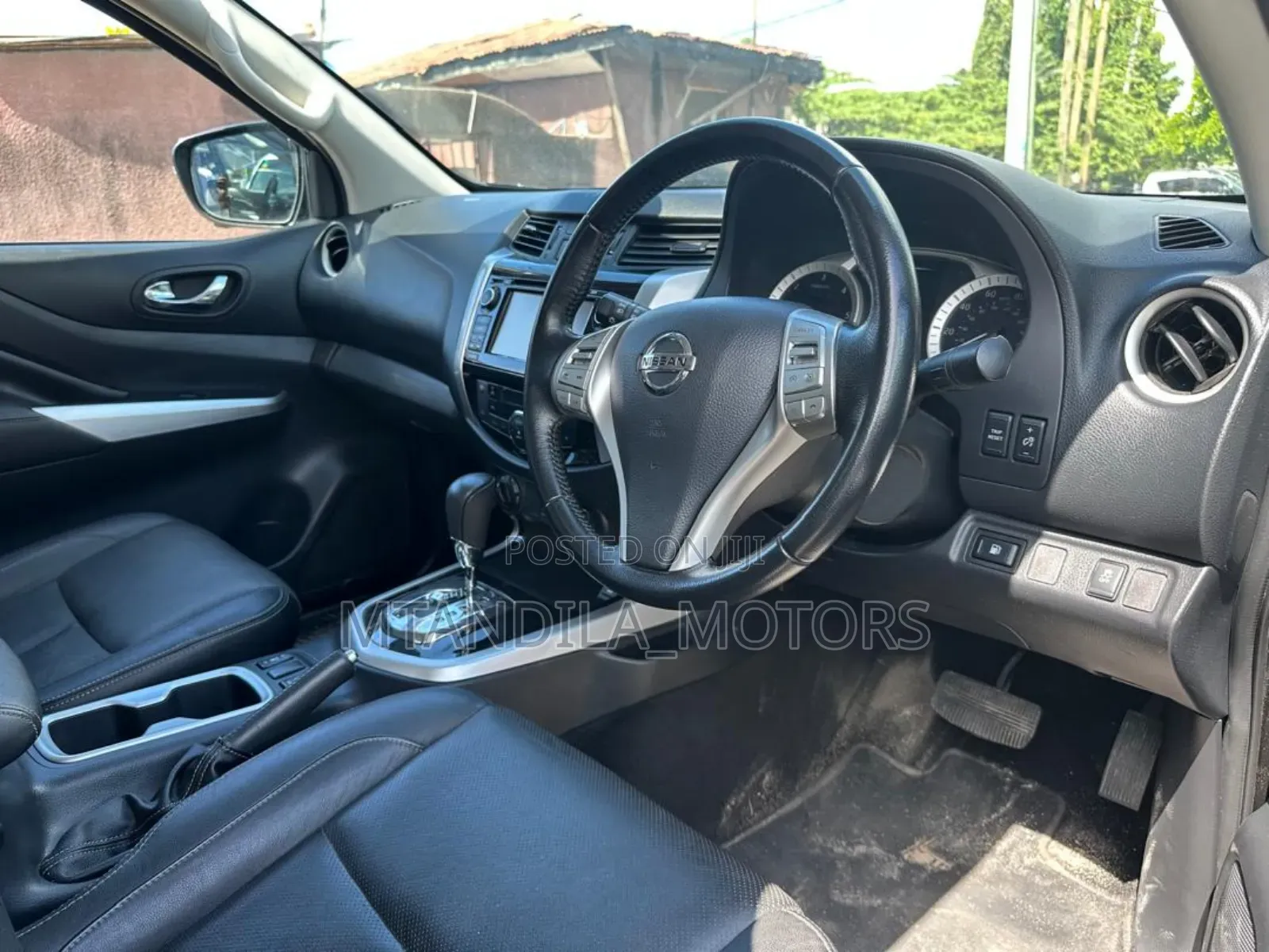 Nissan Navara 2022 Black