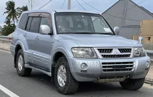 Photo - Mitsubishi Pajero 2004 Silver