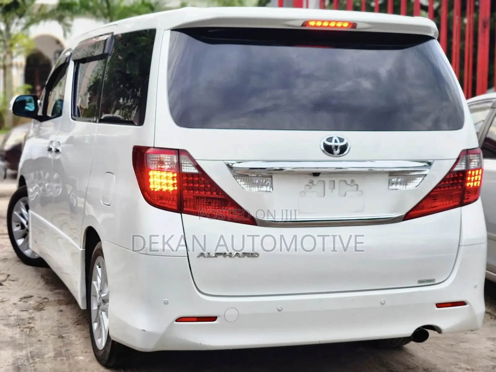Toyota Alphard 2.4 Petrol AWD 2009 White