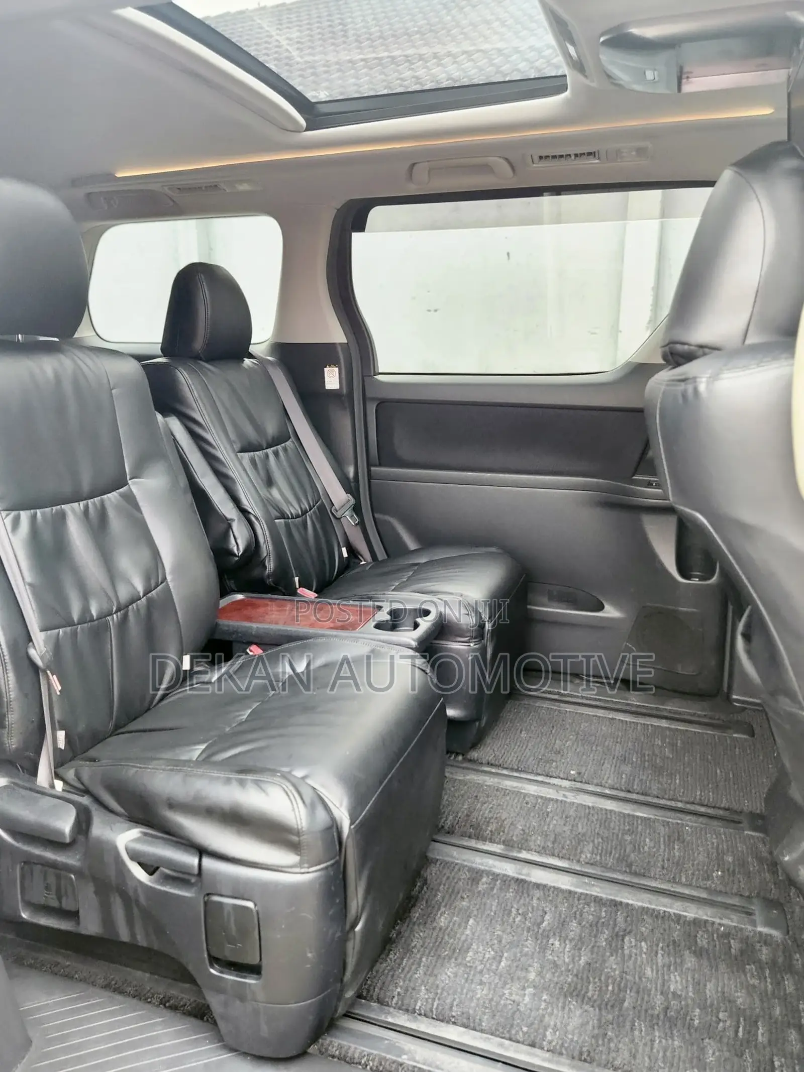 Toyota Alphard 2.4 Petrol AWD 2009 White