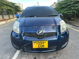 Photo - Toyota Vitz 2007 Blue