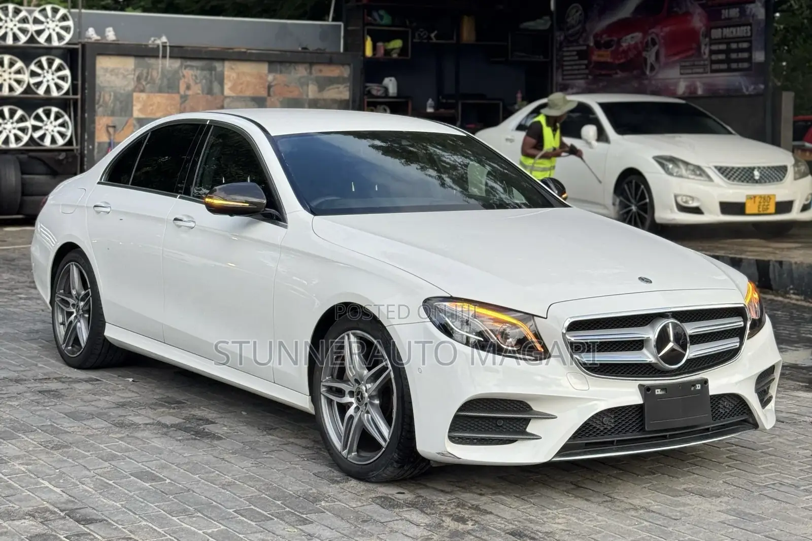 Mercedes-Benz 220E 2017 White