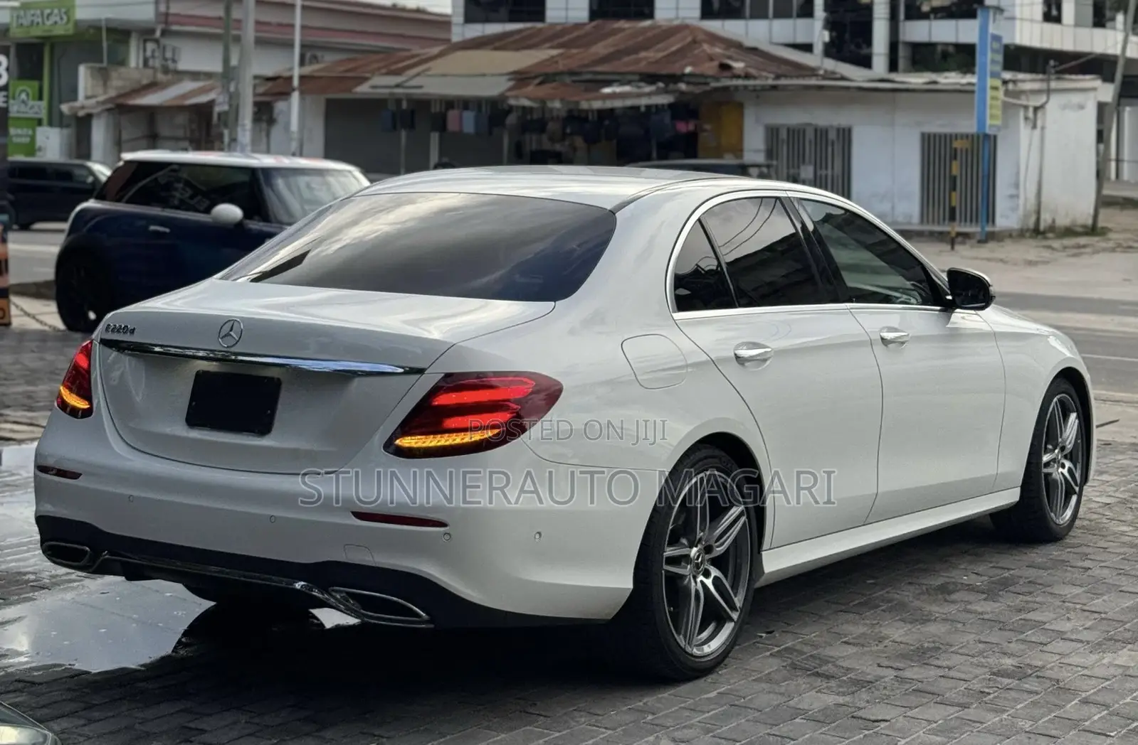 Mercedes-Benz 220E 2017 White