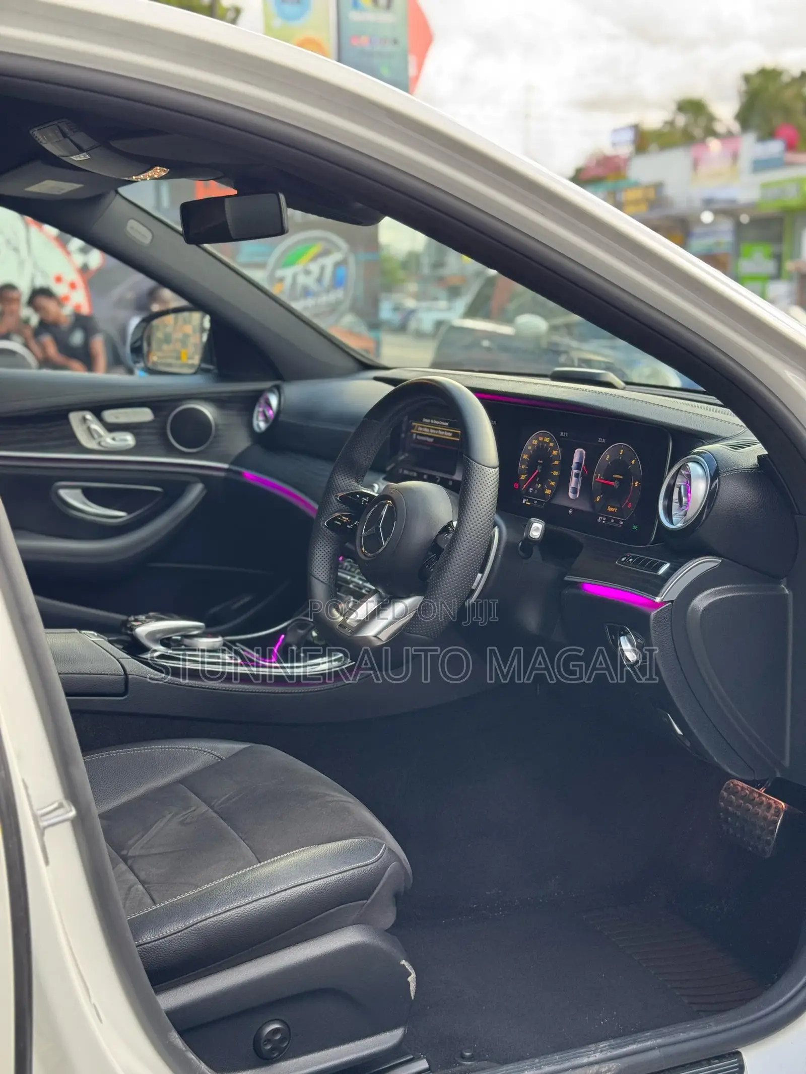 Mercedes-Benz 220E 2017 White