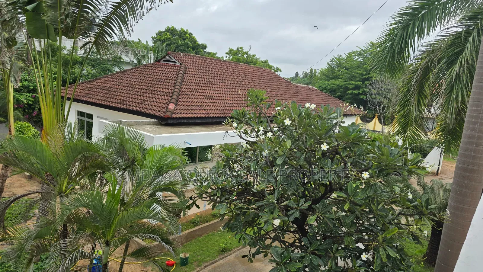 Furnished 8bdrm House in Mbezi Beach, Ukonga for sale