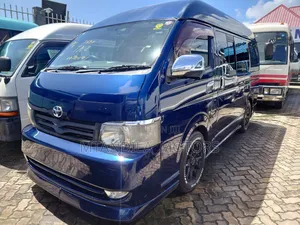 Toyota Quantum 2016 Blue