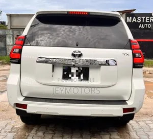 Toyota Land Cruiser Prado 2018 Pearl