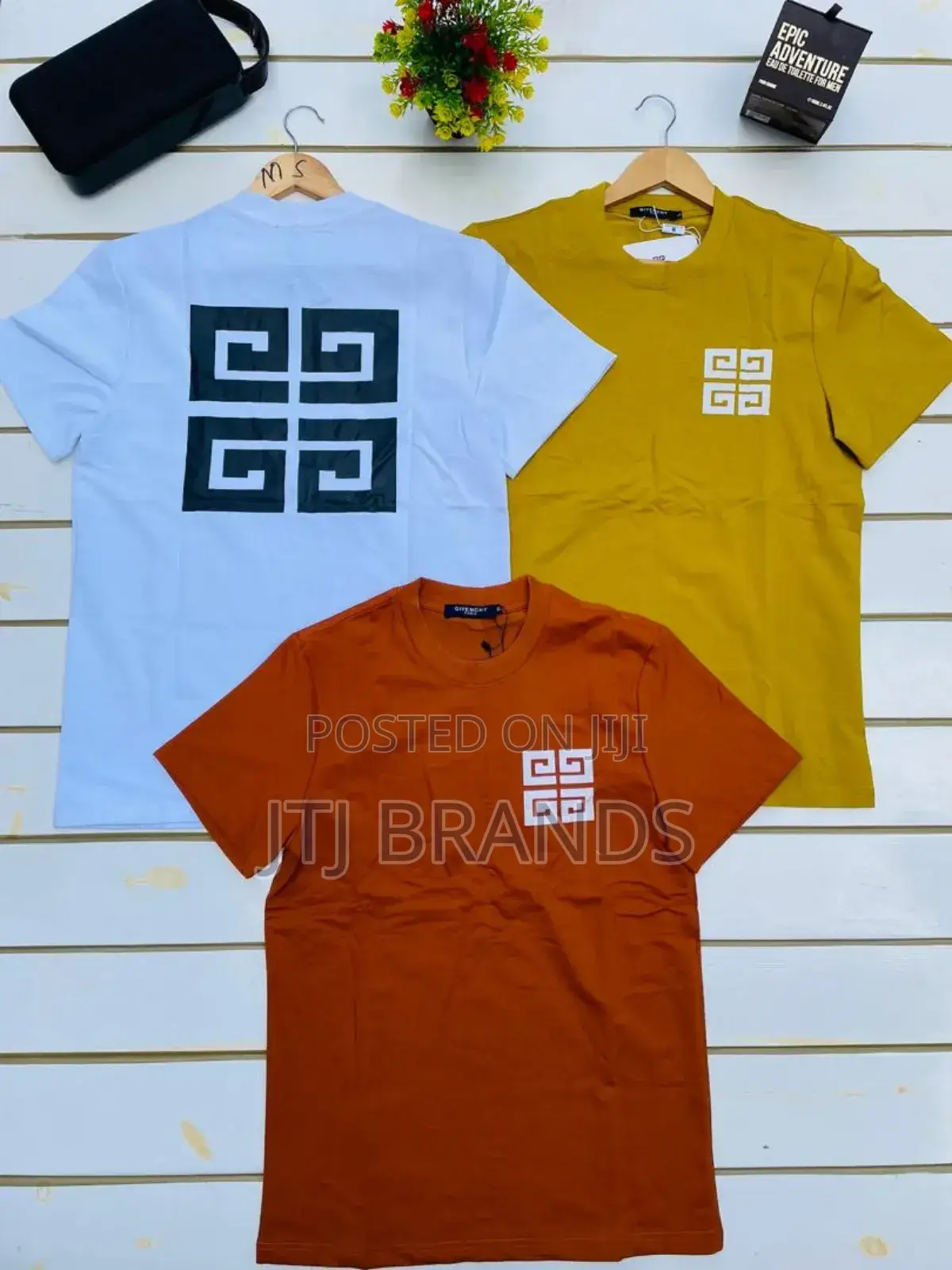 T-Shirts Mpya Zenye Upako