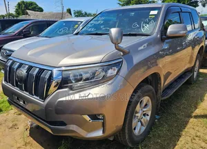 Toyota Land Cruiser Prado 2017 Gray