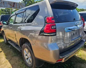 Toyota Land Cruiser Prado 2017 Gray