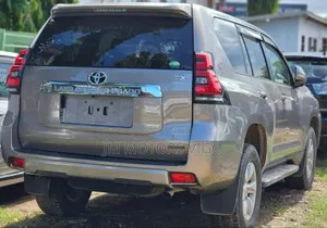 Toyota Land Cruiser Prado 2017 Gray
