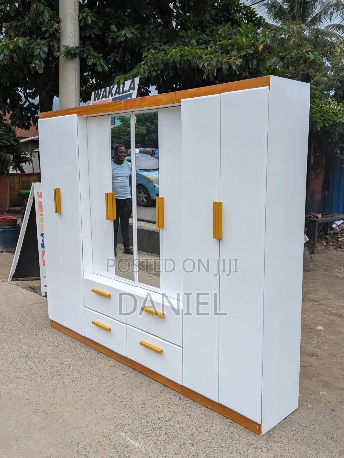 Kabati La Nguo Milango Nane White Color