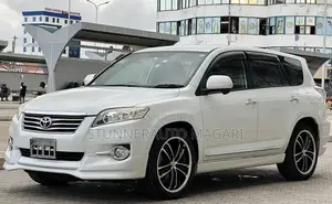 Toyota Vanguard 2011 White
