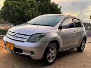 Toyota IST 2003 Silver