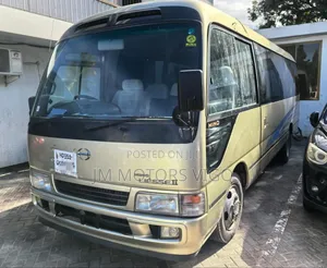 Toyota Coaster 2000 Gold