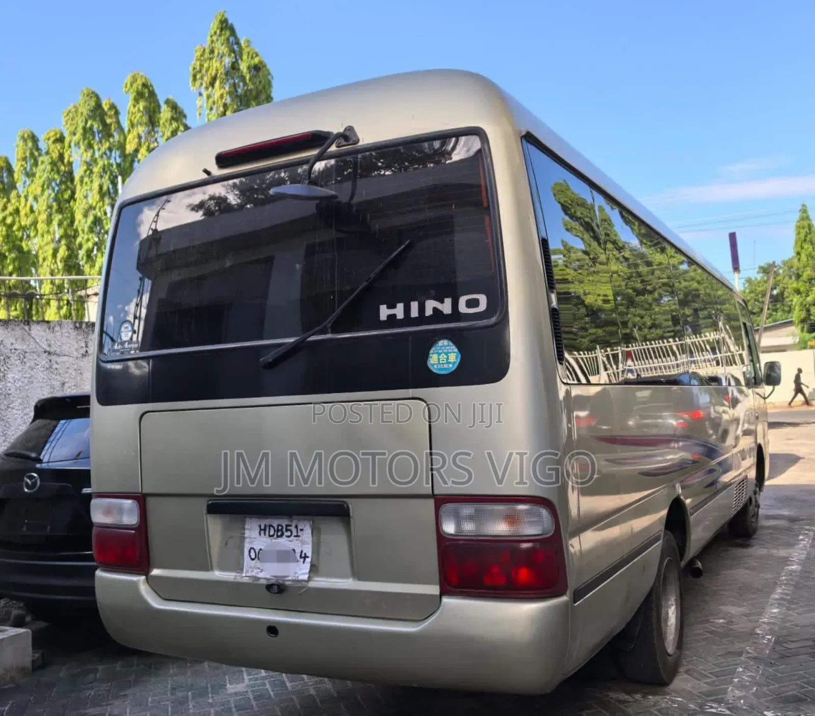 Toyota Coaster 2000 Gold