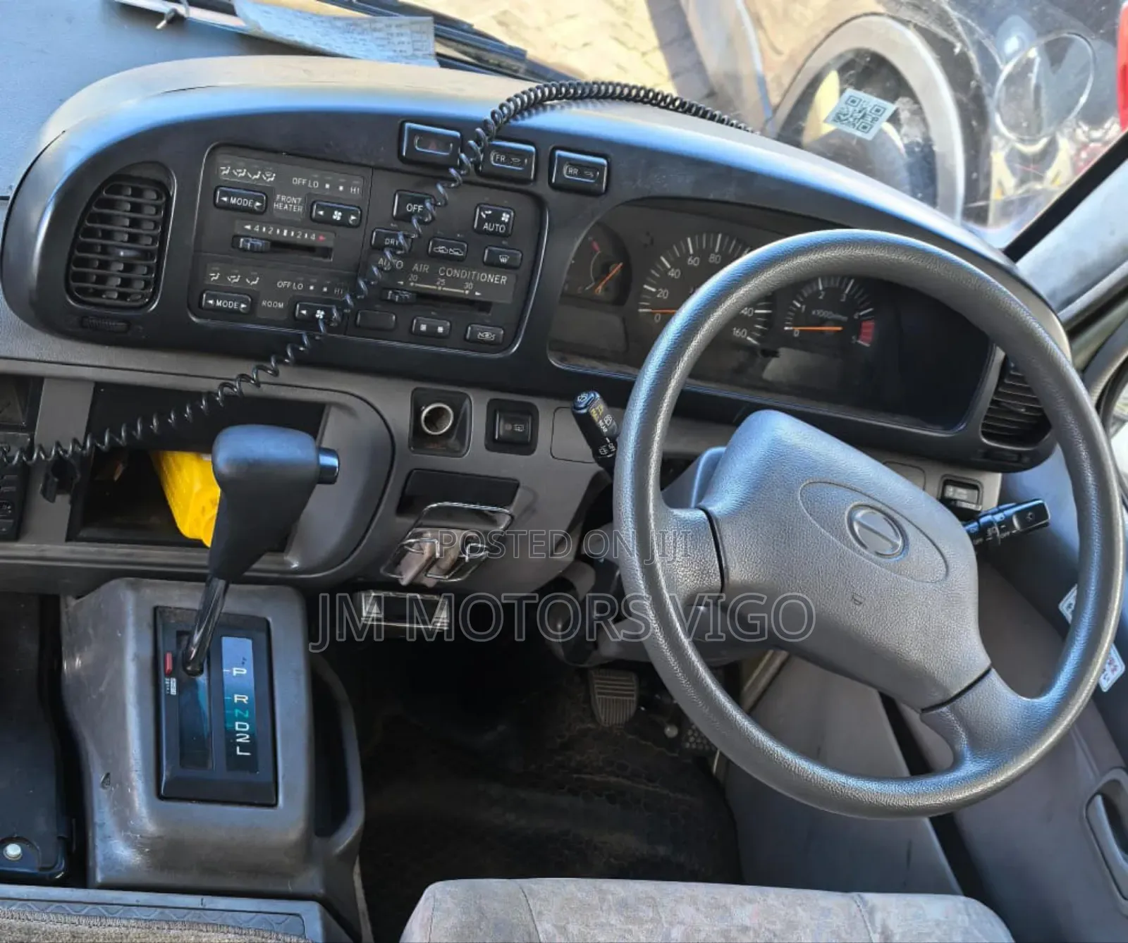 Toyota Coaster 2000 Gold