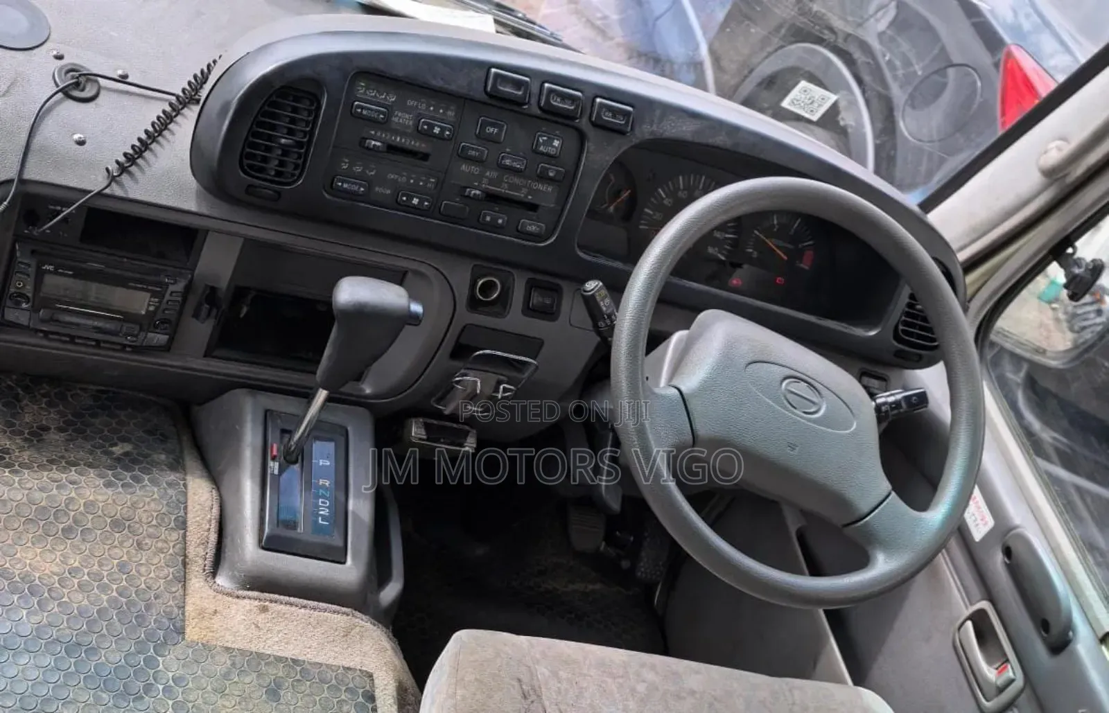 Toyota Coaster 2000 Gold