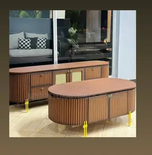 Showcase Na Coffee Table Round Shape
