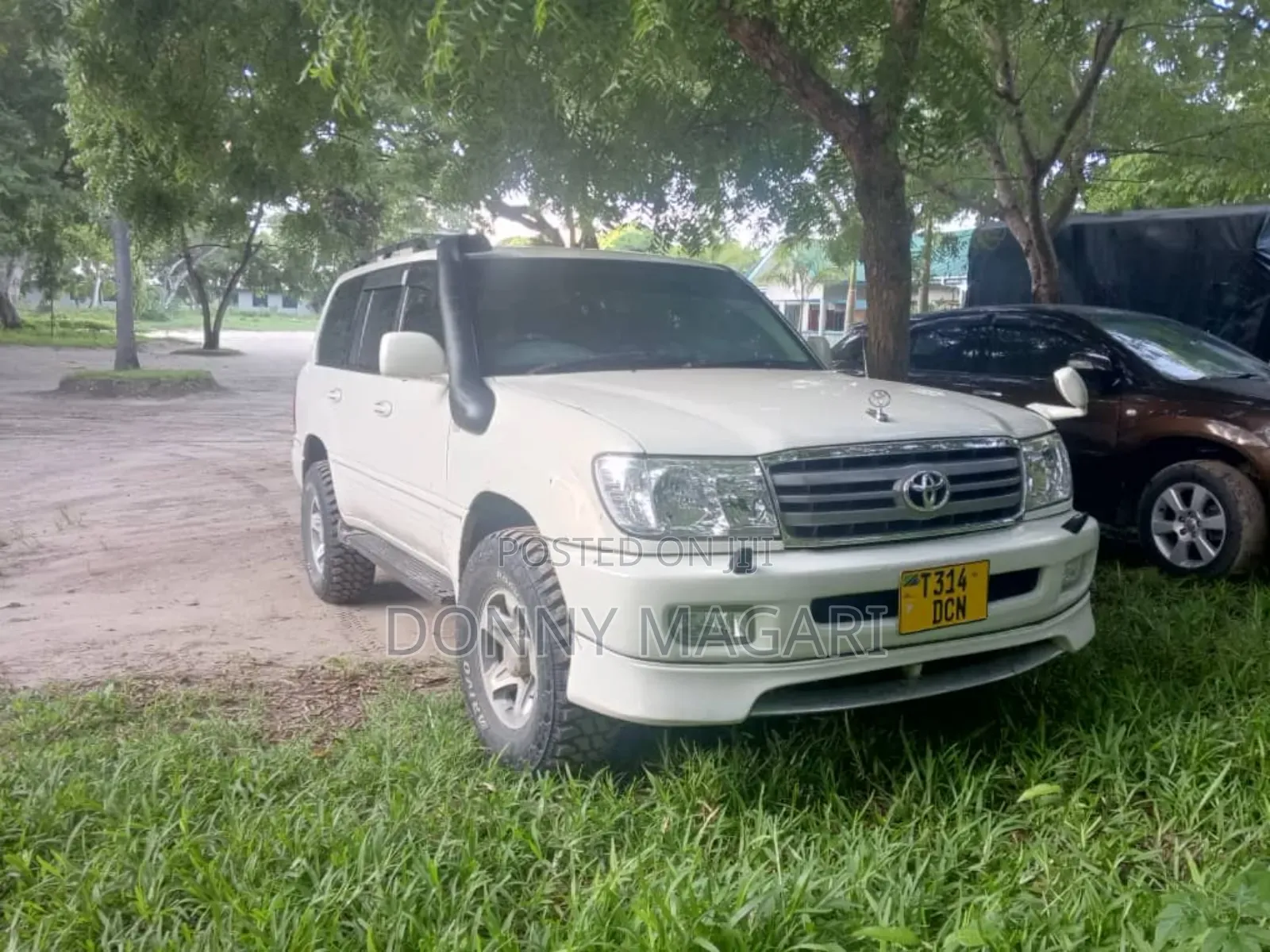 Toyota Land Cruiser 2005 White
