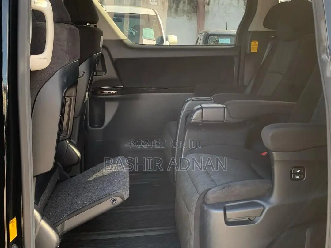Toyota Alphard 2.4 Petrol FWD 2013 Black