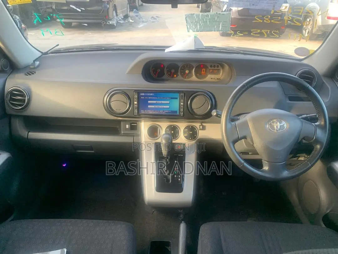 Toyota Corolla Rumion Hatchback 1.5 FWD 2008 Black