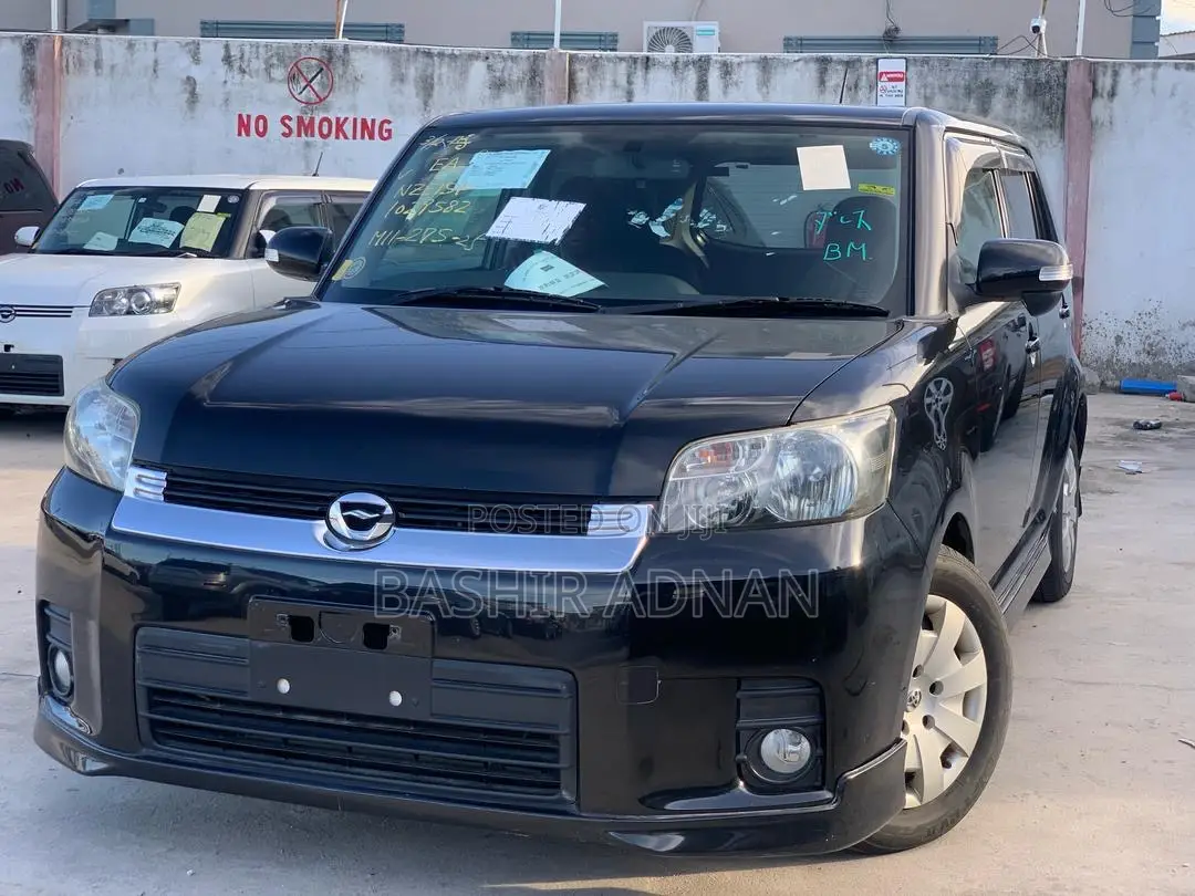 Toyota Corolla Rumion Hatchback 1.5 FWD 2008 Black