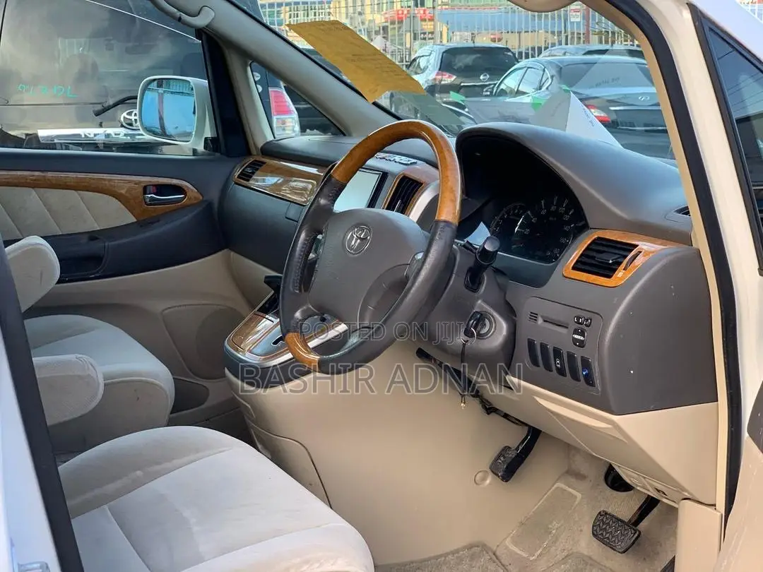 Toyota Alphard 2.4 Petrol FWD 2007 White