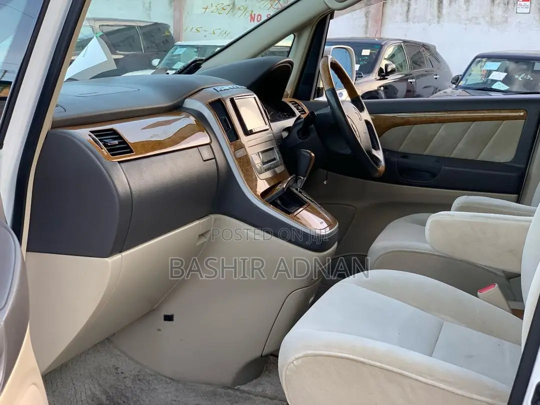 Toyota Alphard 2.4 Petrol FWD 2007 White