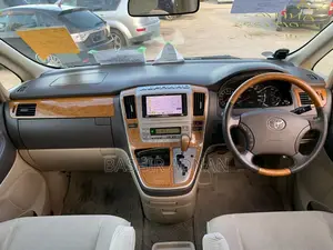 Toyota Alphard 2.4 Petrol FWD 2007 White