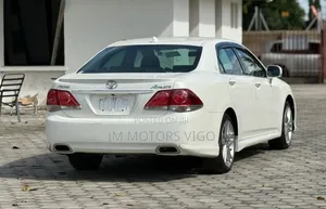Toyota Crown 2011 Pearl