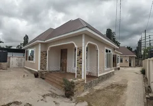6bdrm House in Mikochen B, Kinondoni for sale
