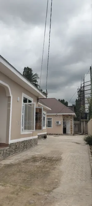 6bdrm House in Mikochen B, Kinondoni for sale