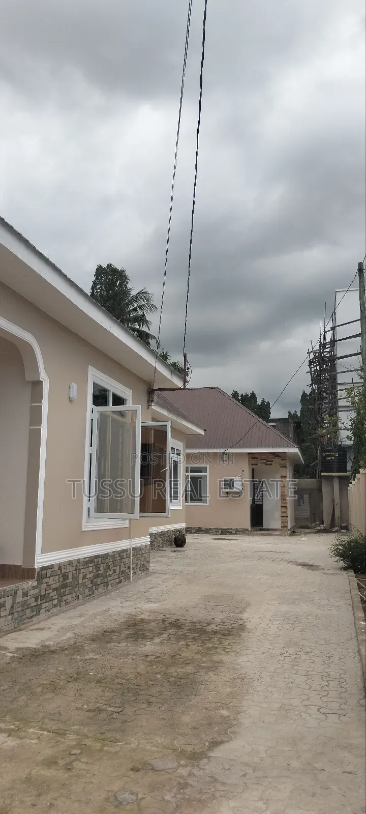 6bdrm House in Mikochen B, Kinondoni for sale