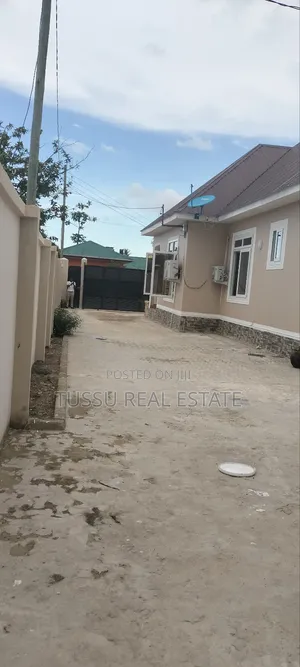 6bdrm House in Mikochen B, Kinondoni for sale