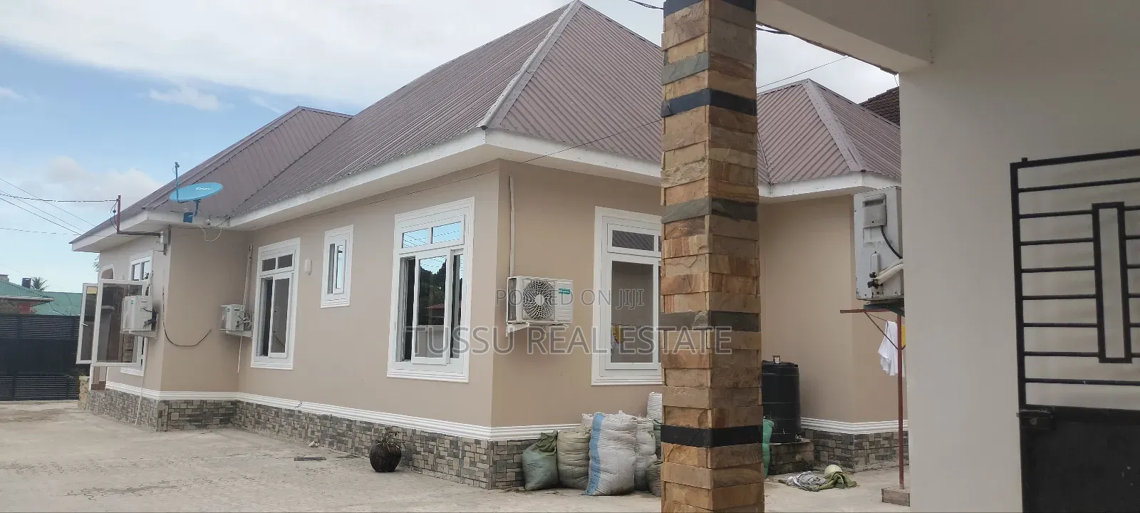 6bdrm House in Mikochen B, Kinondoni for sale