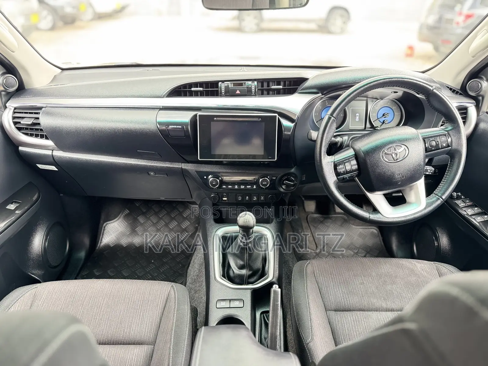 Toyota Hilux 2017 Gray