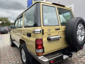Toyota Land Cruiser 2011 Beige