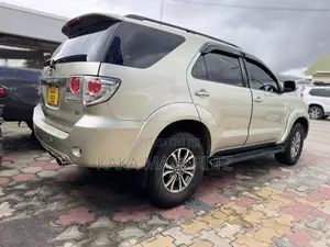 Toyota Fortuner 2007 Gold