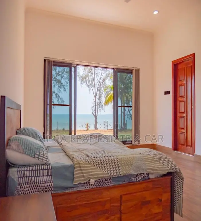 9bdrm House in Kirare for sale