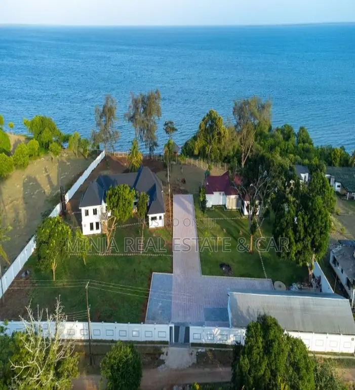 9bdrm House in Kirare for sale