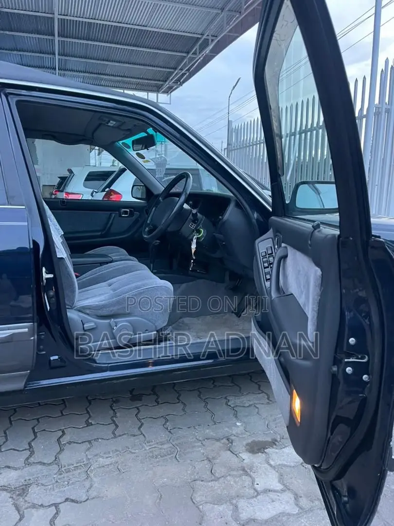 Toyota Crown 1997 Black